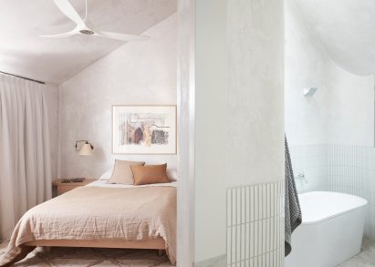 Bedroom and bathroom in a holiday home in Bondi