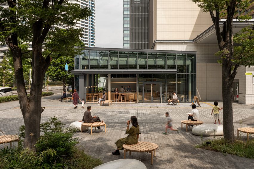 Exterior of Blue Bottle Coffee cafe in Minatomirai