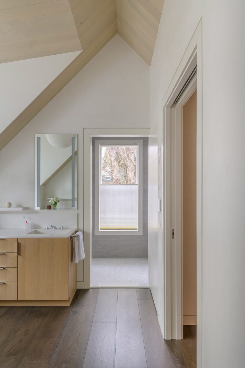 Bathroom of Music Box by CCY Architects