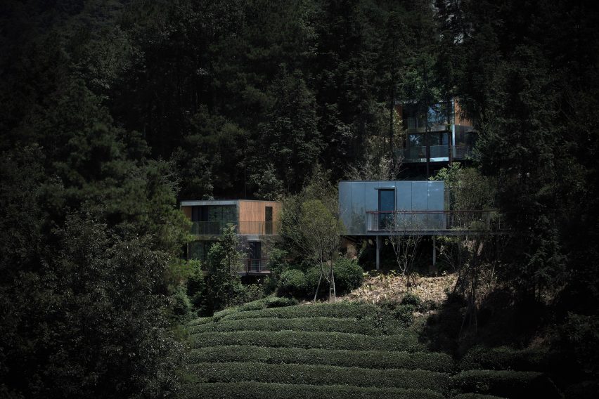Bridge cabin for hotel Mountain and Cloud Cabins by Wiki World and Advanced Architecture Lab