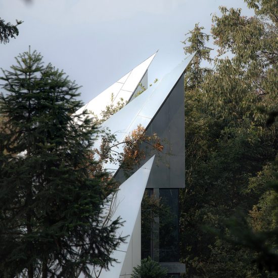 Mountain and Cloud Cabins by Wiki World and Advanced Architecture Lab