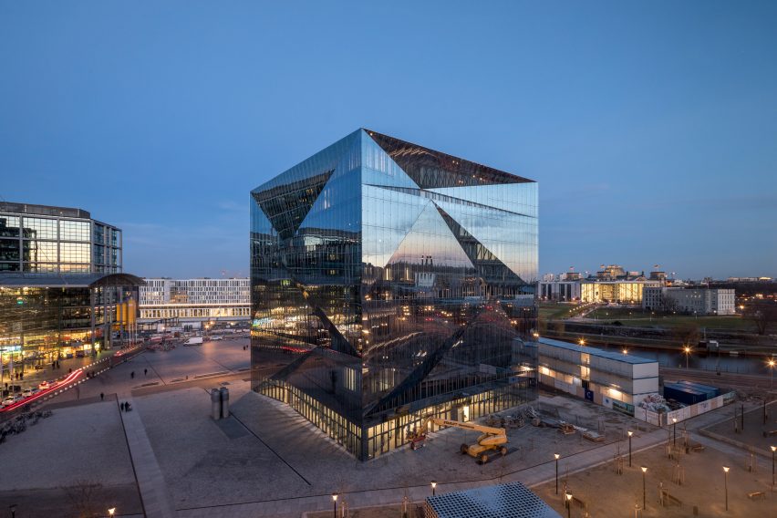 Berlin Cube office block in Washingtonplatz by 3XN