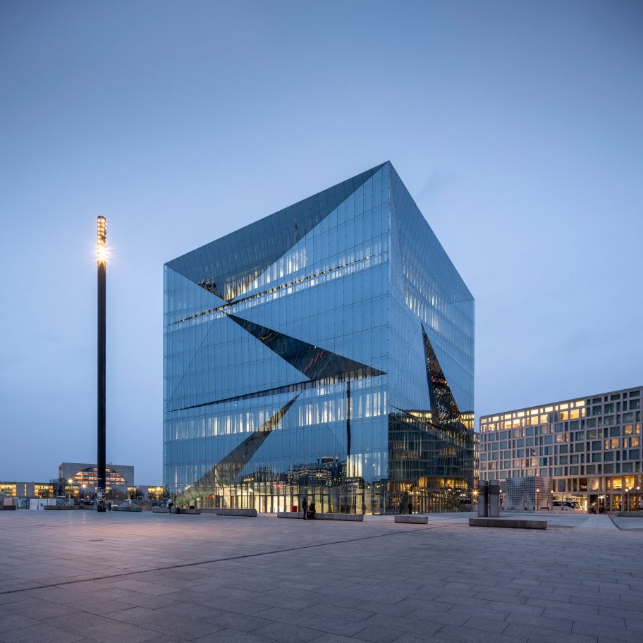 Berlin Cube office block in Washingtonplatz by 3XN