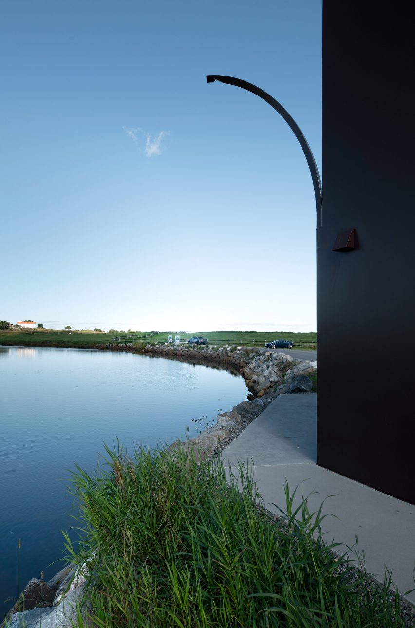 Farstadsanden beach toilet by Rever & Drage
