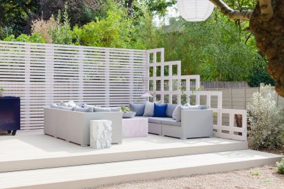 Deck seating area