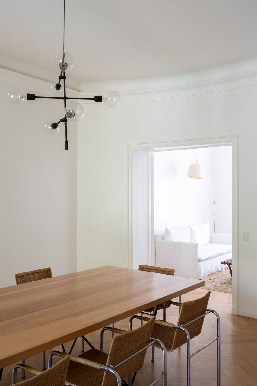 House in Barrio Parque by Torrado Arquitectos