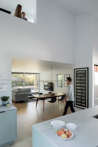 Living room of House on 36th by Beebe Skidmore in Portland, USA