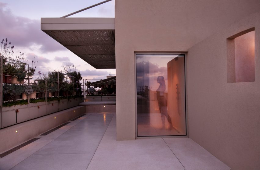 Jaffa Roofhouse by Gitai Architects
