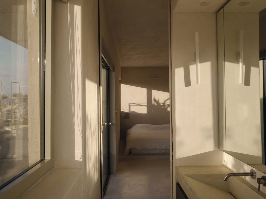 Jaffa Roofhouse by Gitai Architects
