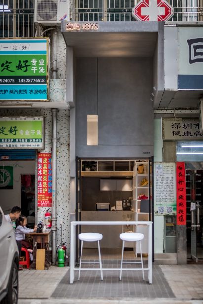 Microcafe joys by Onexn in narrow gap in Shenzhen