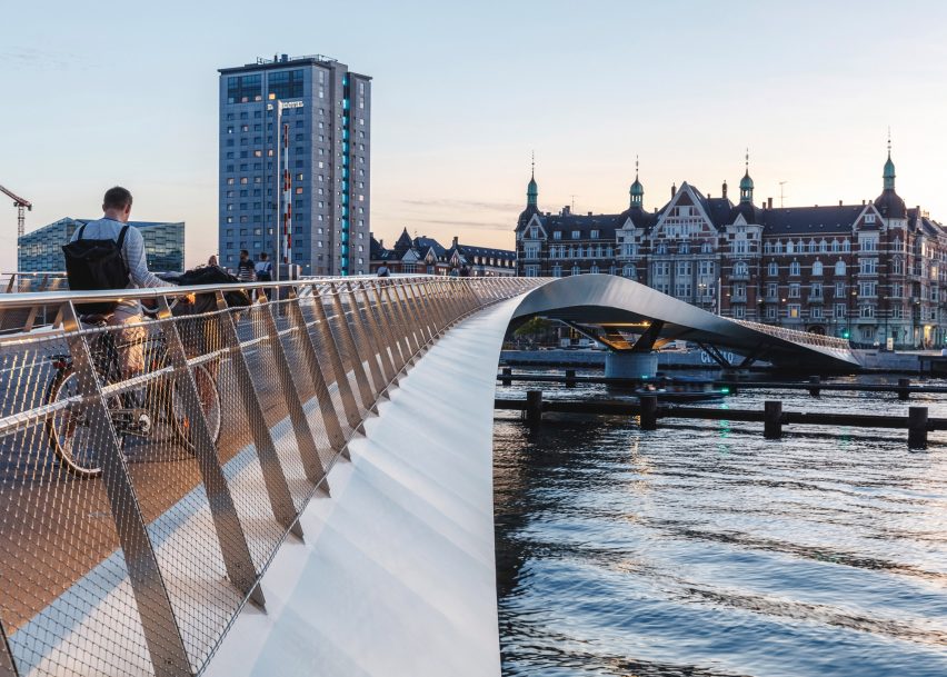 The Lille Langebro bridge in Copenhagen by WilkinsonEyre