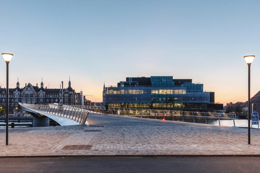 The Lille Langebro bridge in Copenhagen by WilkinsonEyre