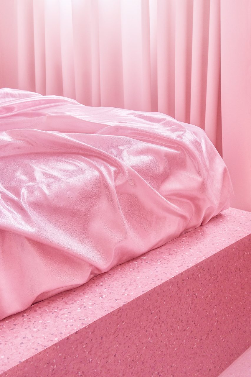 Bedrooms of Minimal Fantasy, a pink apartment in Madrid