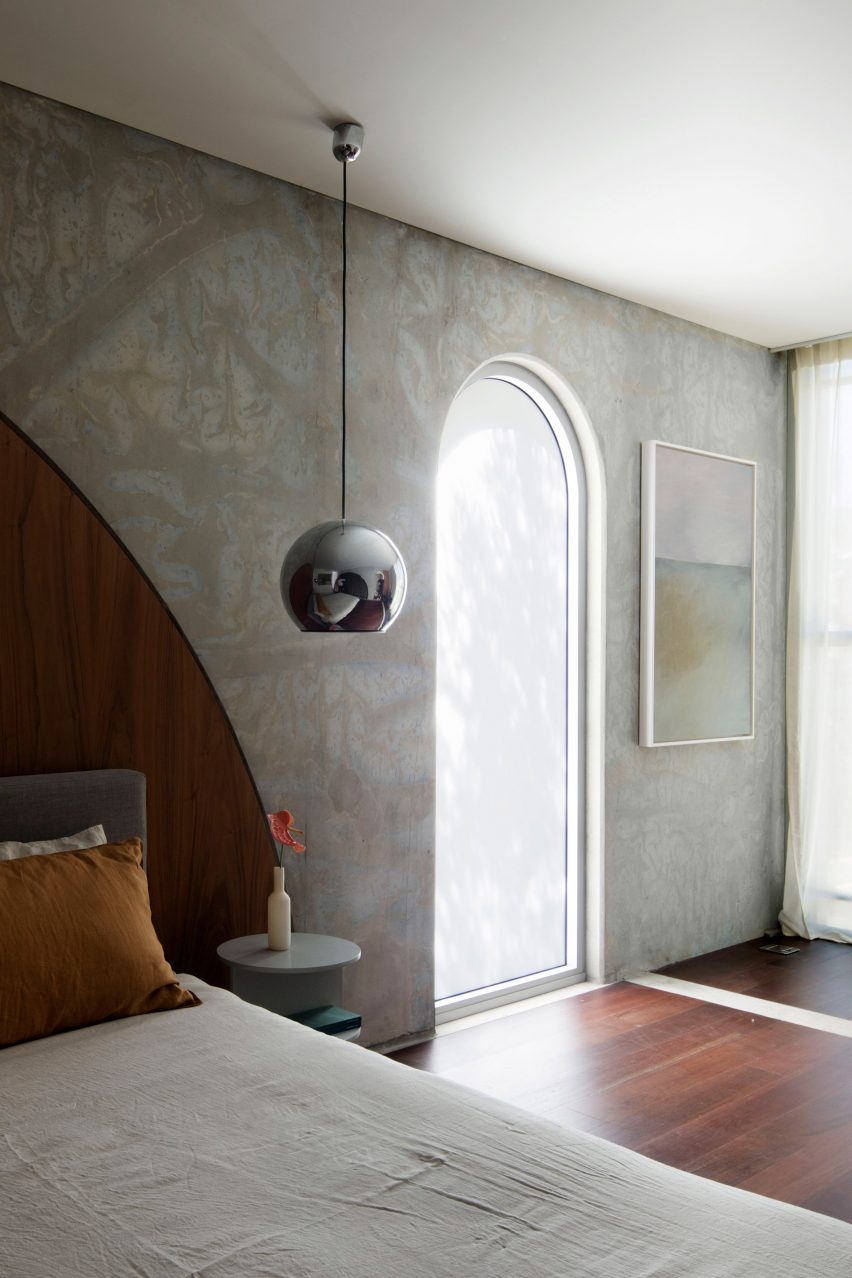 North Perth House by Nic Brunsdon features arched concrete panels
