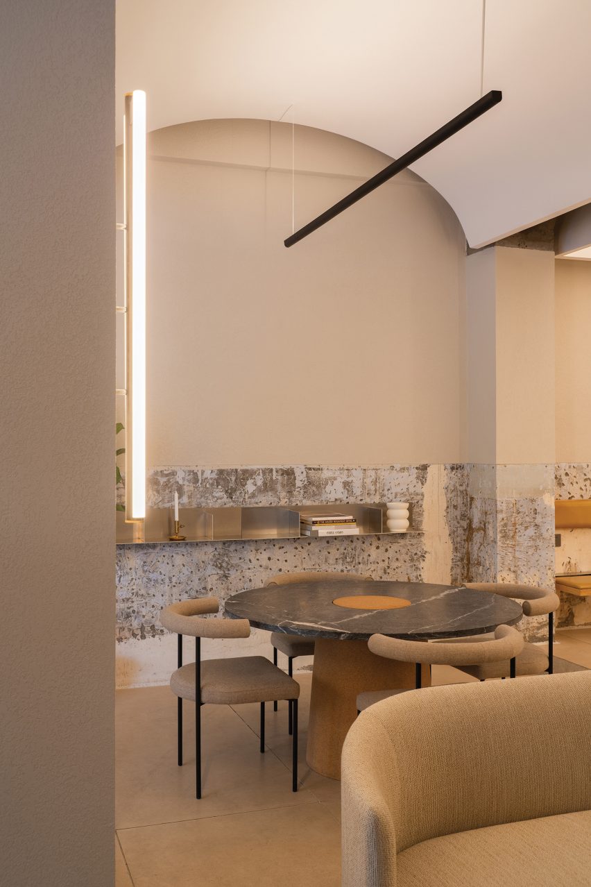 Shop O in Chengdu designed by Office AIO becomes a bar at night