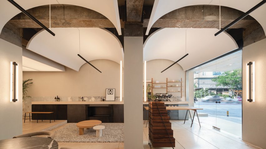 Shop O in Chengdu designed by Office AIO becomes a bar at night