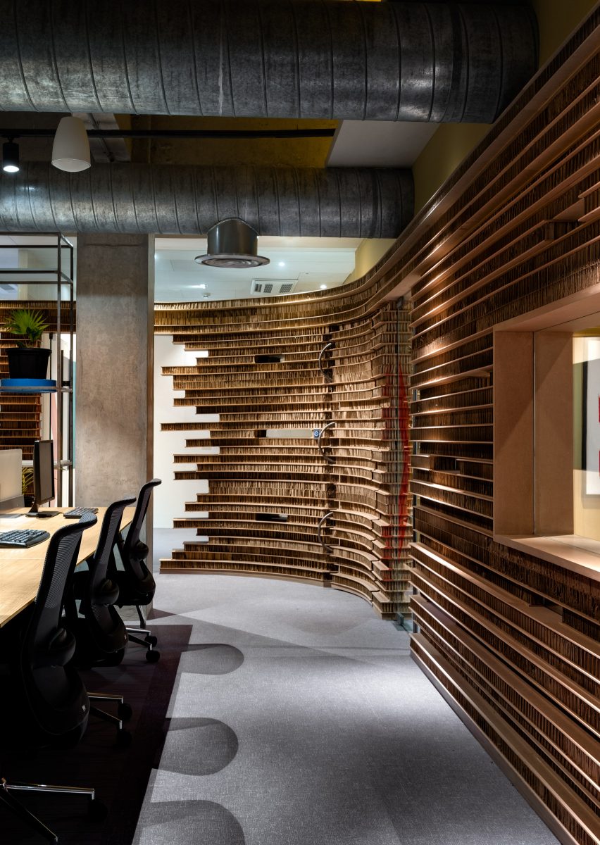 Curving walls of Walls of of Office in Cardboard by Studio VDGA in Pune, India
