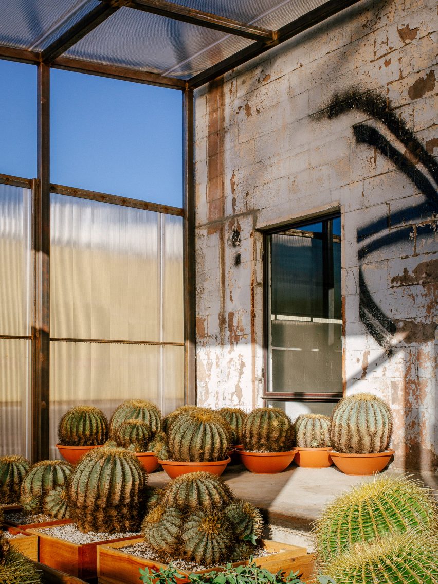 Santa Monica Greenhouse by PartOffice
