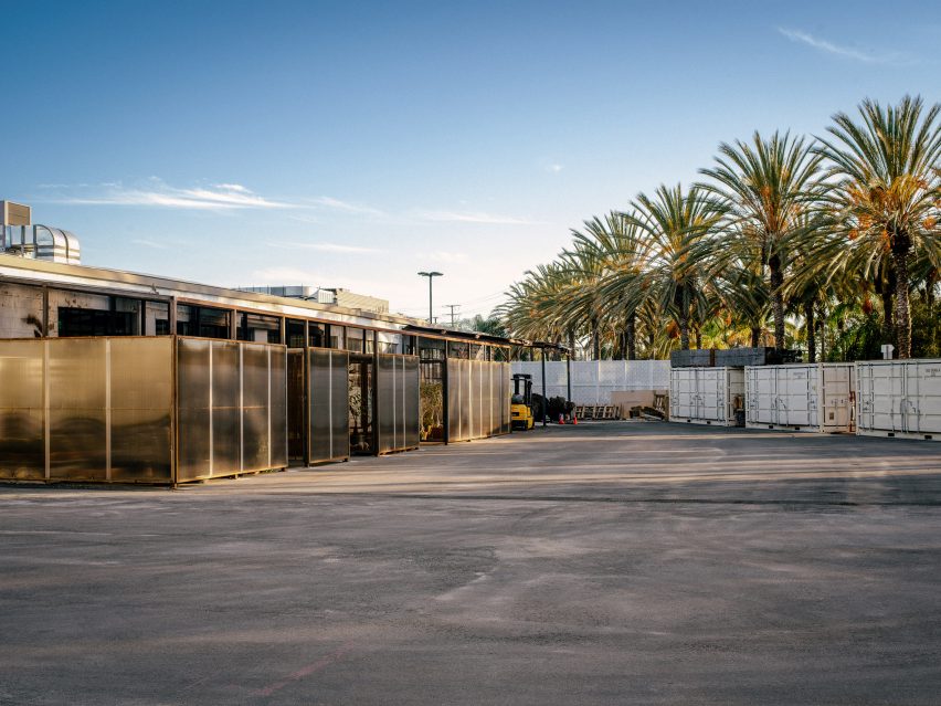 Santa Monica Greenhouse by PartOffice