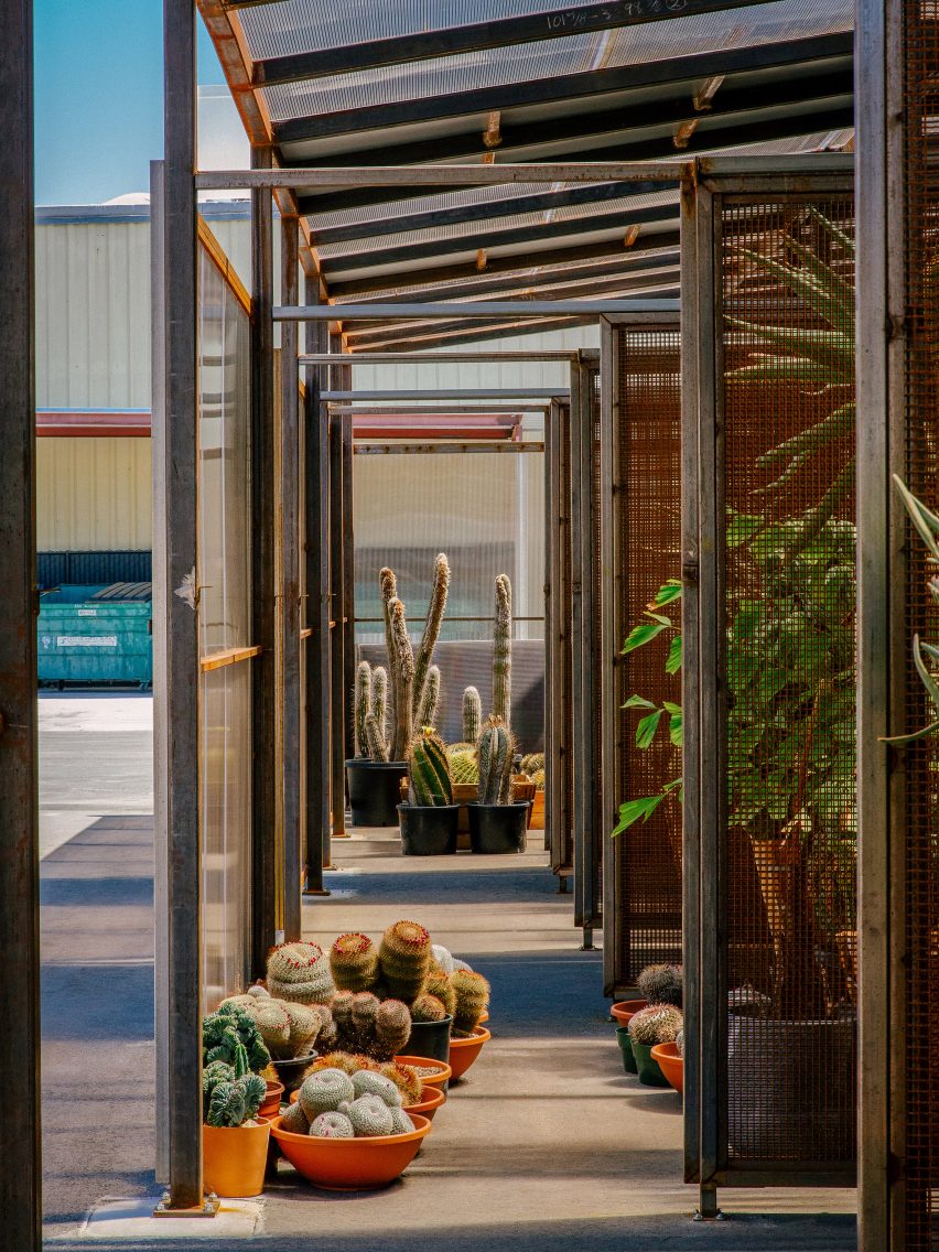 Santa Monica Greenhouse by PartOffice