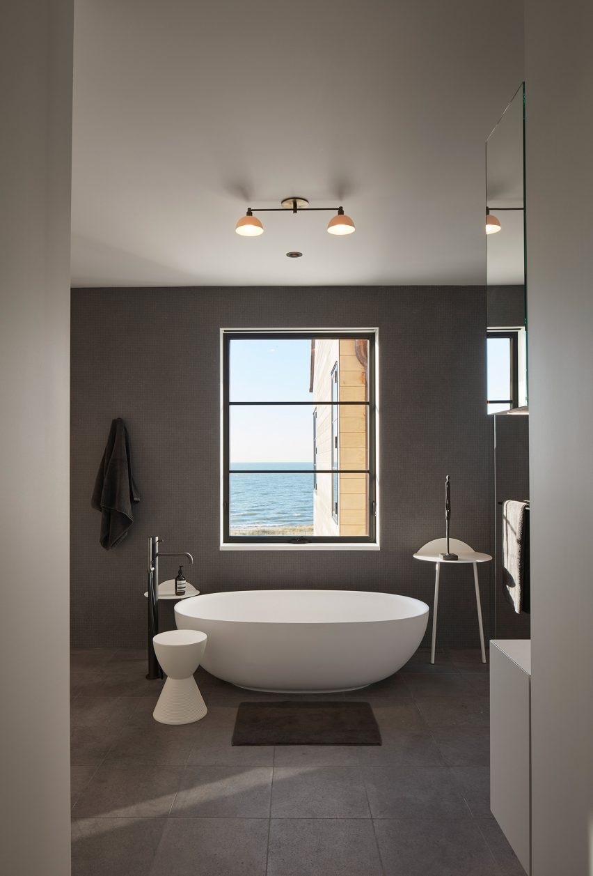 St Joseph Beach Residence by Wheeler Kearns Architects