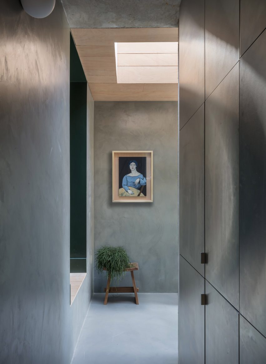 Void above ground floor of Untiled House extension by Szczepaniak Astridge in London