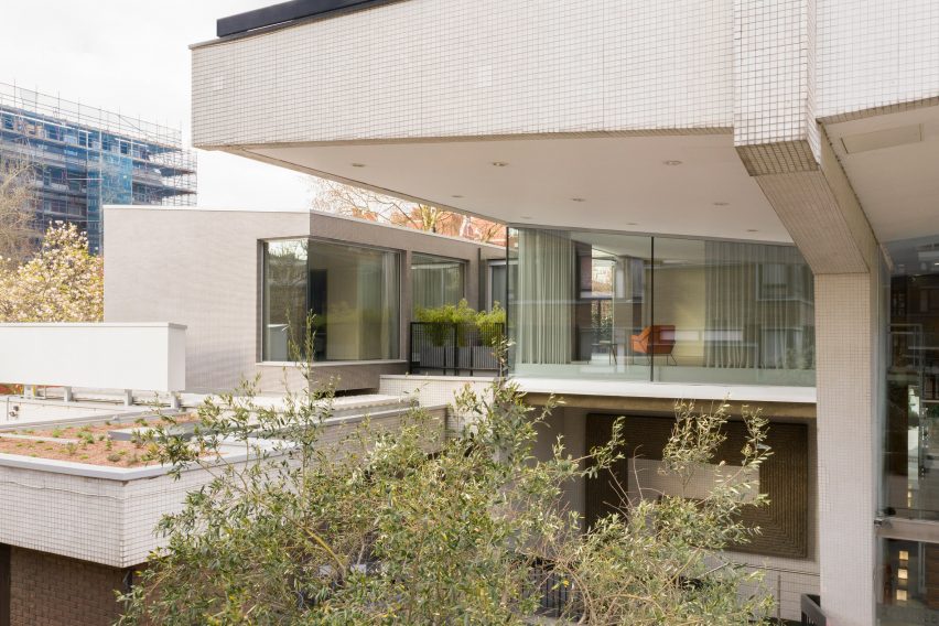 Water Gardens Pod by Fletcher Crane Architects