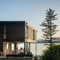 Exterior of Aldo Beach House in Washington by Wittman Estes