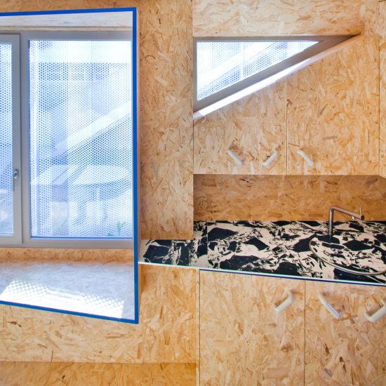 Wooden kitchens: Urban Cabin by Francesca Perani
