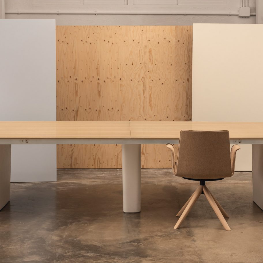 Status tables by Estudio Andreu for Andreu World