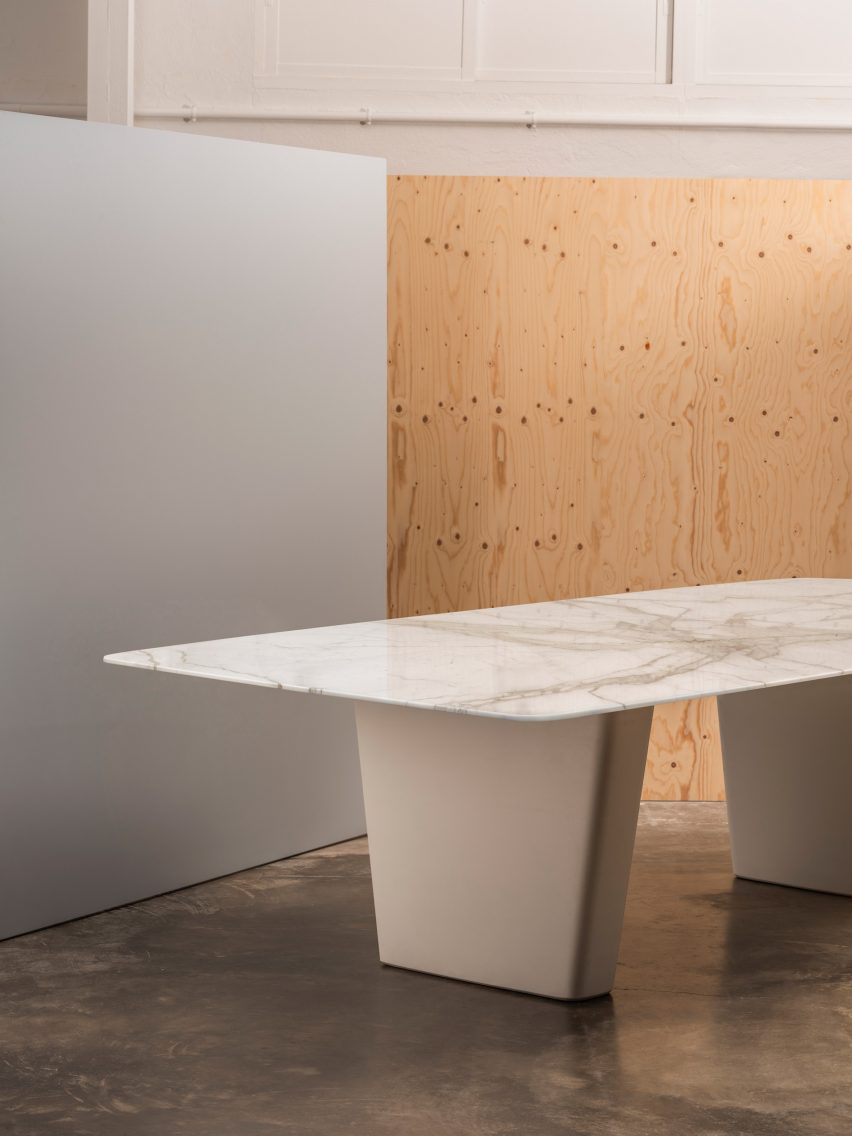 Status tables by Estudio Andreu for Andreu World