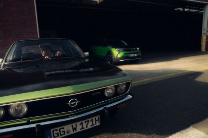 Opel Mokka-e alongside Opel Manta