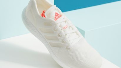 UltraBOOST DNA LOOP trainers