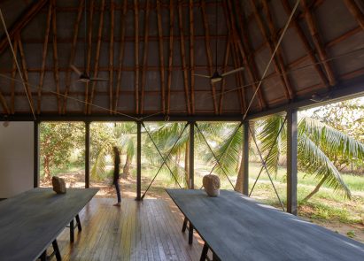 Mumbai Artist Retreat by Architecture Brio in Alibag, India