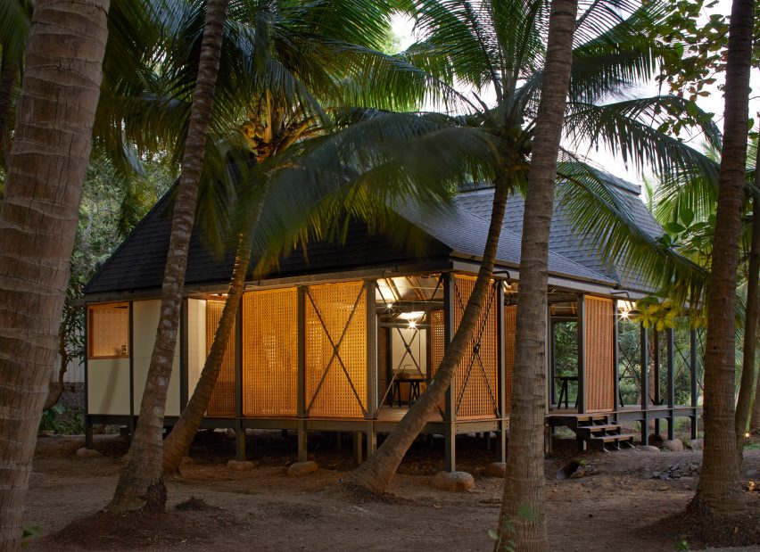 Mumbai Artist Retreat by Architecture Brio in Alibag, India