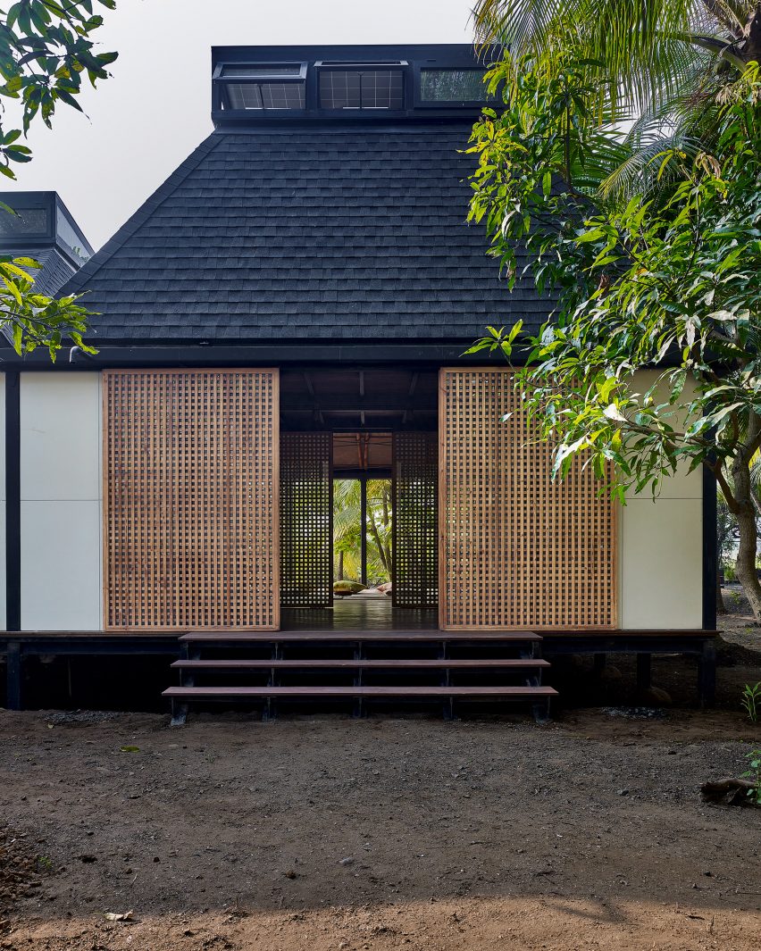 Mumbai Artist Retreat by Architecture Brio in Alibag, India