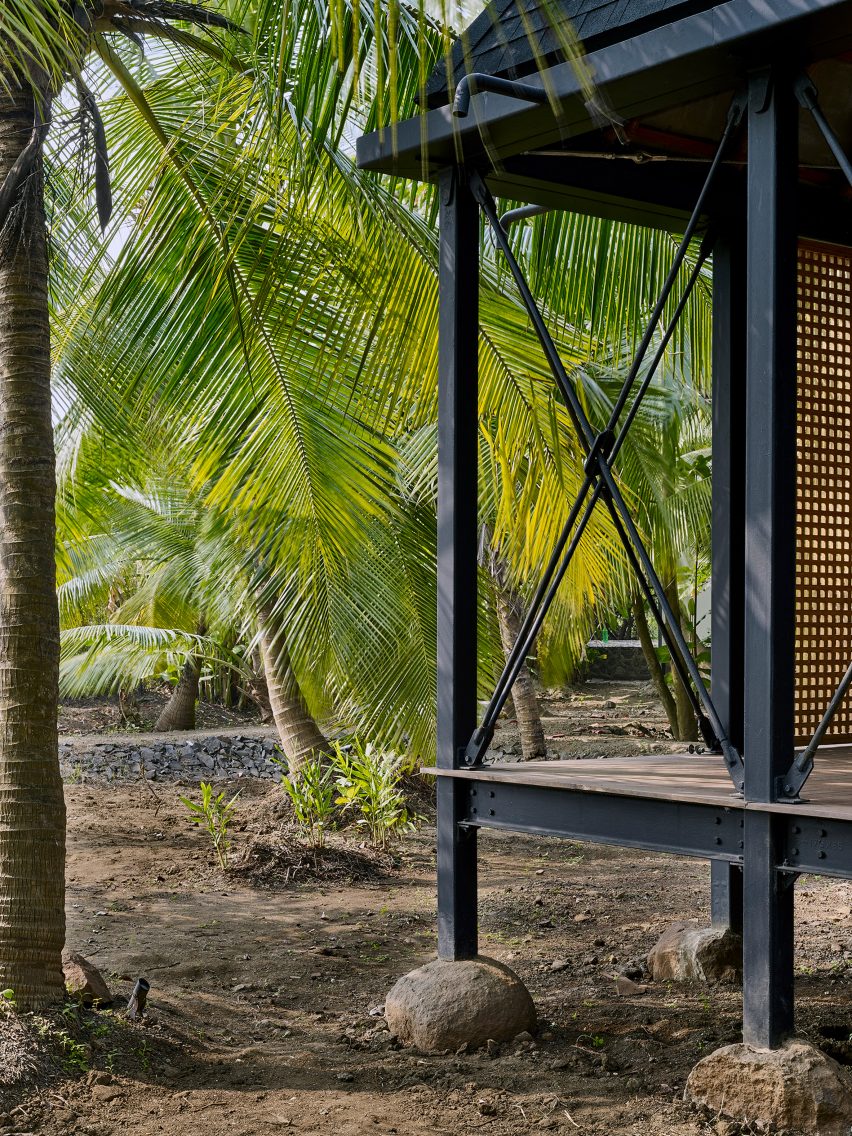 Mumbai Artist Retreat by Architecture Brio in Alibag, India