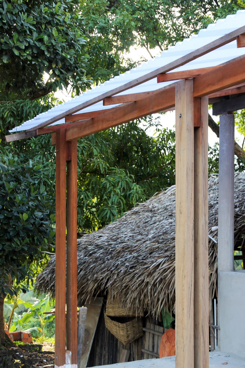 Timber frame at Babassu flour factory by Estudio Flume