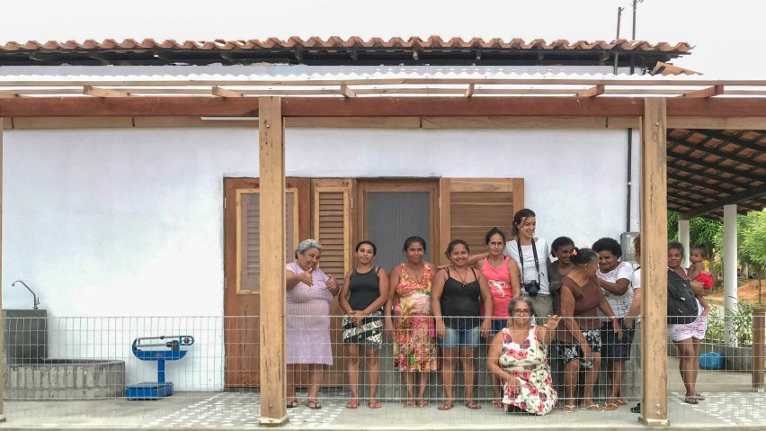 Workers at Babassu flour factory by Estudio Flume