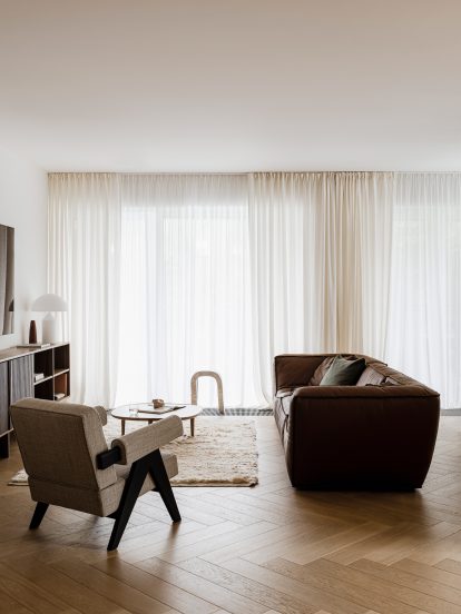 Living room of Botaniczna Apartment by Agnieszka Owsiany Studio