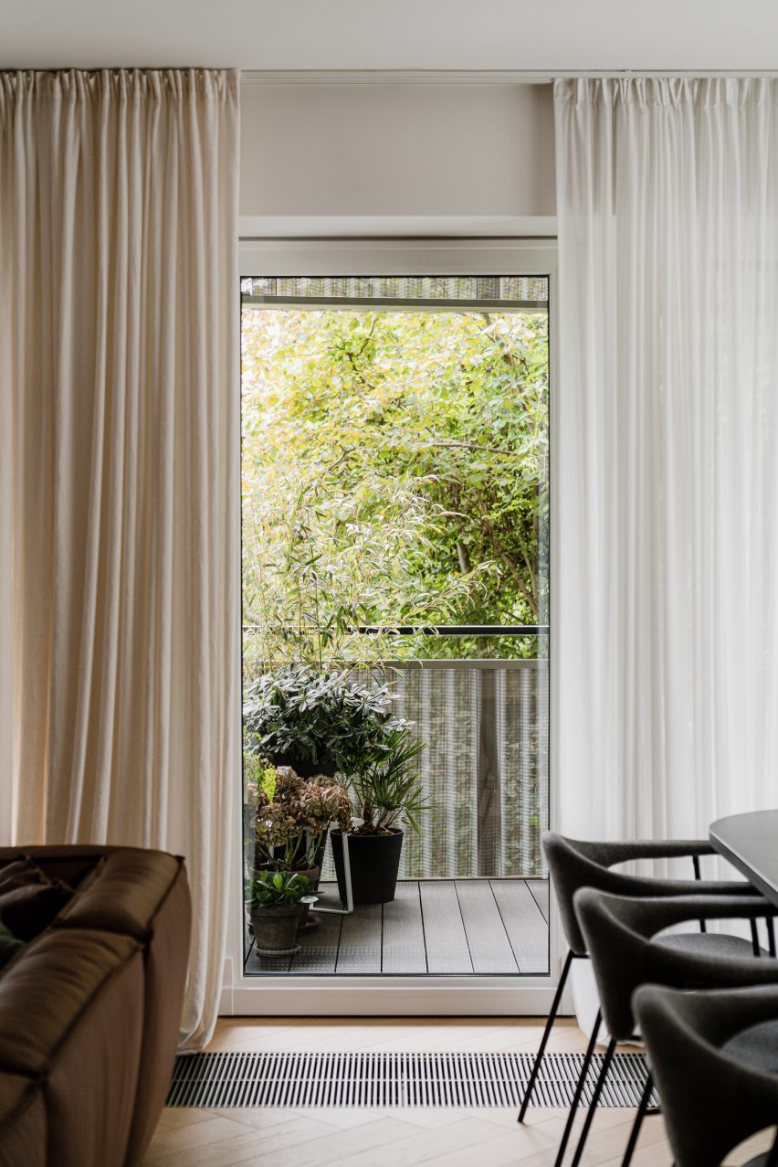 Living room of Botaniczna Apartment by Agnieszka Owsiany Studio
