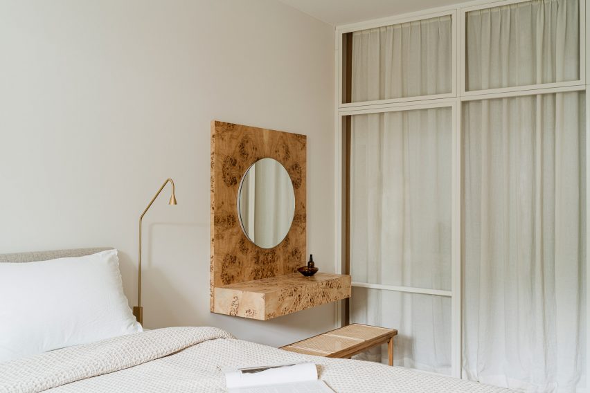 Bedroom of Botaniczna Apartment by Agnieszka Owsiany Studio