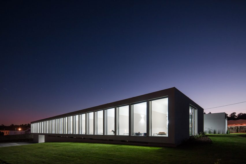 Canine and feline hotel by Raulino Silva Arquitecto