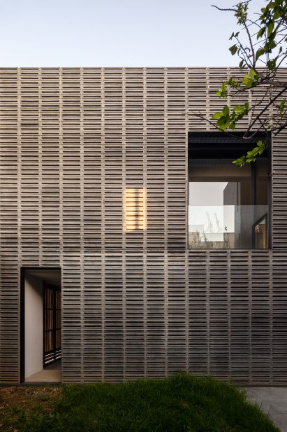 Detail of concrete lattice in Carrizal by PPAA