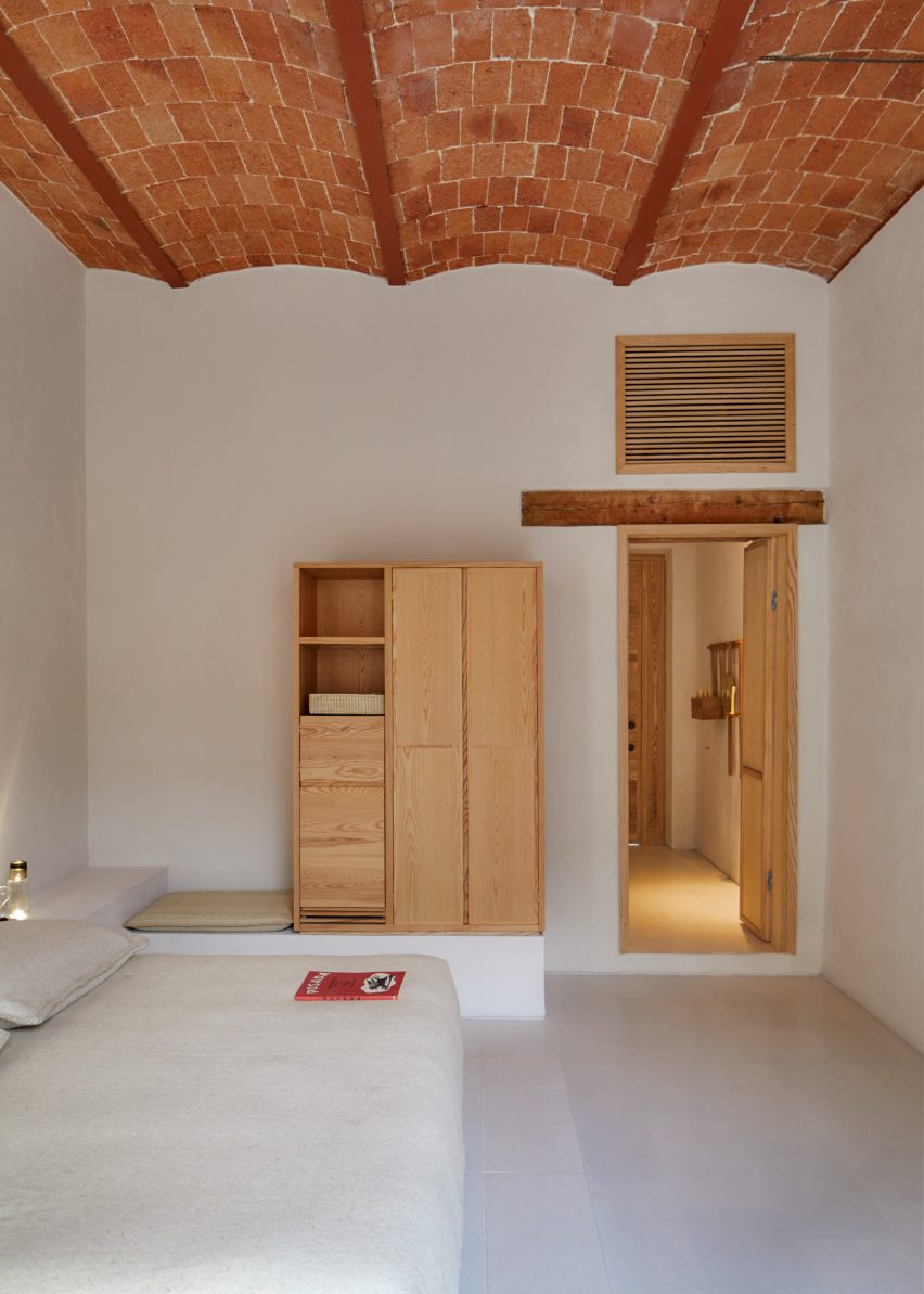 Bedrooms of Circulo Mexicano hotel in Mexico City by Ambrosi Etchegaray