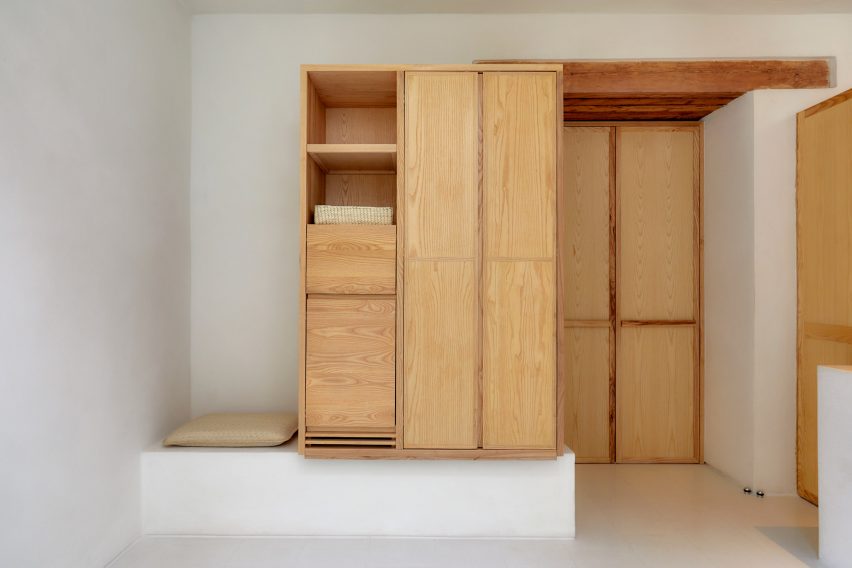 Bedrooms of Circulo Mexicano hotel in Mexico City by Ambrosi Etchegaray