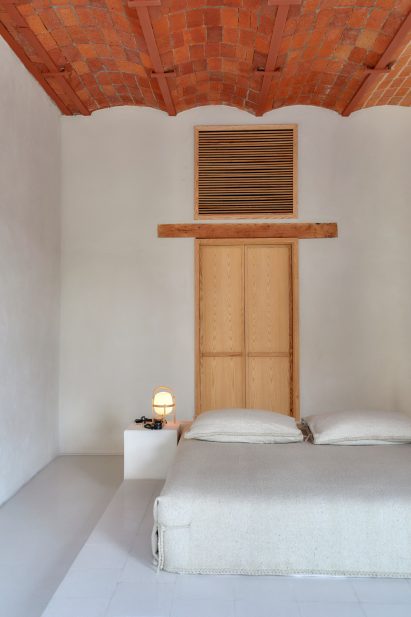 Bedrooms of Circulo Mexicano hotel in Mexico City by Ambrosi Etchegaray