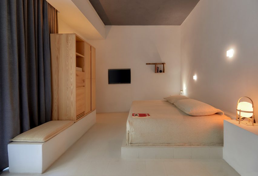 Bedrooms of Circulo Mexicano hotel in Mexico City by Ambrosi Etchegaray