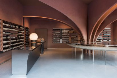 Retail space with Clay Plasters Rustic Range walls by Clayworks