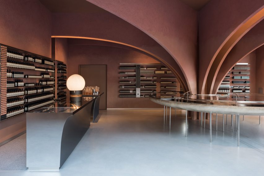 Retail space with Clay Plasters Rustic Range walls by Clayworks